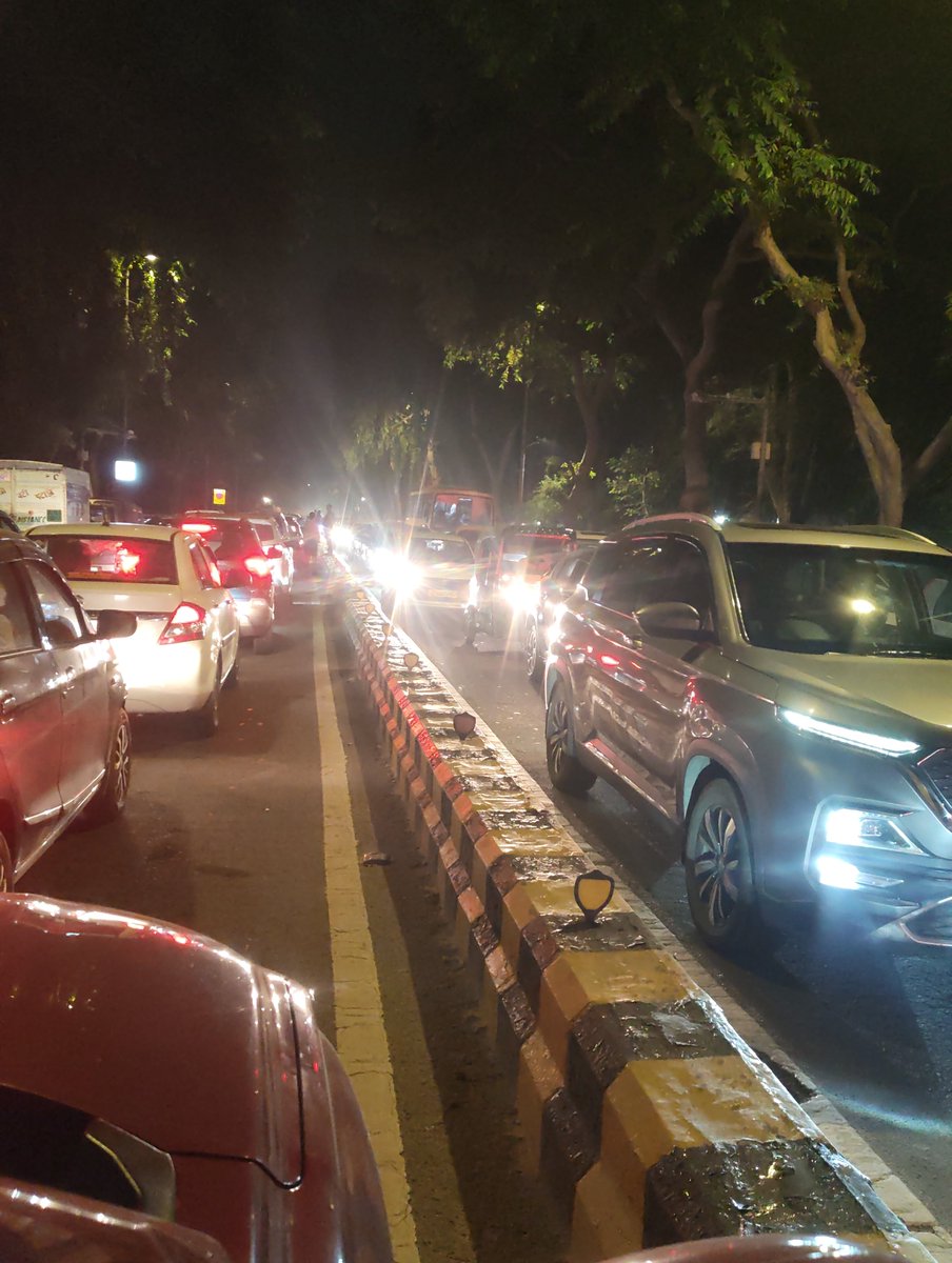 myobservation's tweet photo. Choked #delhi #heavytraffic #delhitrafficpolice this the situation in #lyutens delhi https://t.co/CNN8wZ4lpj