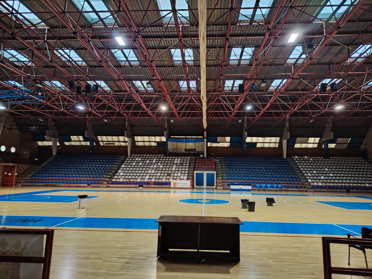 TonyTalavR's tweet photo. Así está el Polideportivo Sandra Sánchez 1 de mayo 
Después de esta tormenta habrá mil goteras más 
@UnicosDeporte @1328Media @TalaveraAyto @janunez80 
Una auténtica vergüenza 
Goteras telas de araña bancos Podridos e insalubres @gobjccm @sanida https://t.co/ig3plaqePj
