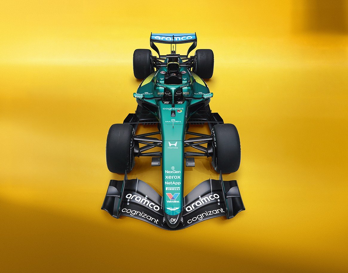 tasycrave's tweet photo. Bang Chan will appear at the Breitling x Aston Martin Formula 1 Pop-Up in Singapore on October 10th! 🇸🇬 https://t.co/8Jt2CylnQC