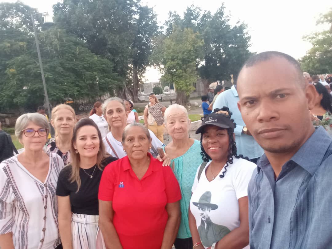 CubaMined's tweet photo. 🇨🇺 50 años del crimen de Barbados: peregrinación rinde  homenaje a víctimas del Terrorismo de Estado. Junto a Díaz-Canel y dirigentes, asistieron directivos y funcionarios de @CubaMined. Yudi Rodríguez denunció la guerra económica como terrorismo. #TenemosMemoria #NoAlTerrorismo https://t.co/o1UG4B5c7a