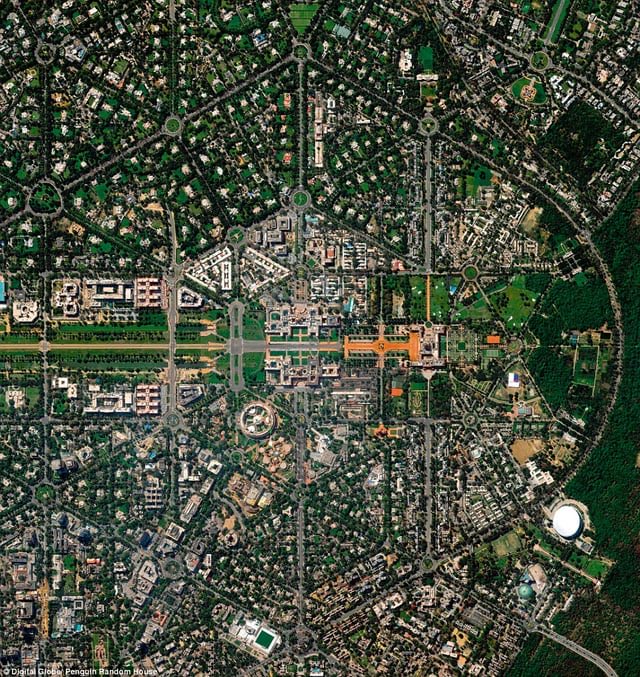 SinghVadhbhaag's tweet photo. Indian made Delhi is Urban Hell of world.

No green space, no adequate planning, no adequate transportation, waste dumps all around.

For contrast,
Look how Brits left Delhi. https://t.co/bYFQ02BDIB