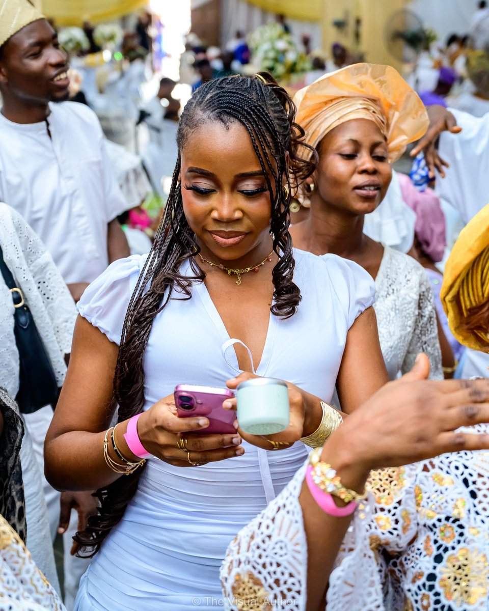 thevisualauthor's tweet photo. POV: The Visual Author captured that your special occasion.

A thread🧵 https://t.co/REGqwT43o3