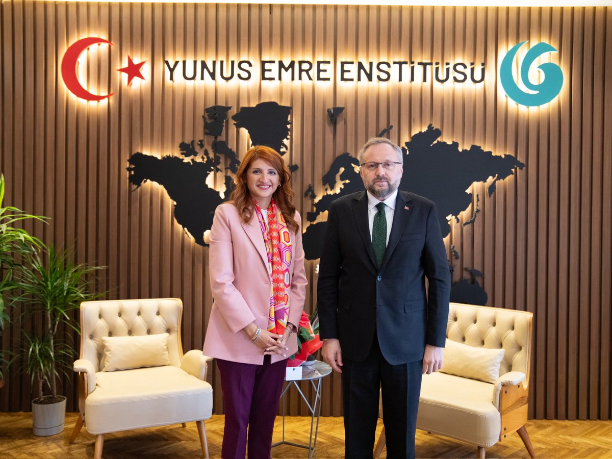 yeeorgtr's tweet photo. AK Parti Dış İlişkiler Başkan Yardımcısı ve Ankara Hacı Bayram Veli Üniversitesi Uluslararası İlişkiler Bölümü Öğretim Üyesi Doç. Dr. Şuay Nilhan Açıkalın ile Hacettepe Üniversitesi Eğitim Fakültesi Dekanı Prof. Dr. Şefika Şule Erçetin, Yunus Emre Enstitüsü Başkanı Prof. Dr. Selim Argun’u ziyaret etti.

Başkanımız Prof. Dr. Selim Argun’a yeni görevi dolayısıyla hayırlı olsun dileklerini ileten akademisyenlerle eğitim, uluslararası ilişkiler ve kültür diplomasisi alanlarında yürütülen çalışmalar üzerine görüş alışverişinde bulunuldu.

Misafirlerimize nazik ziyaretleri ve iyi dilekleri için teşekkür ederiz.

@drsuaynilhan 
@profsefikasule 

#YunusEmreEnstitüsü