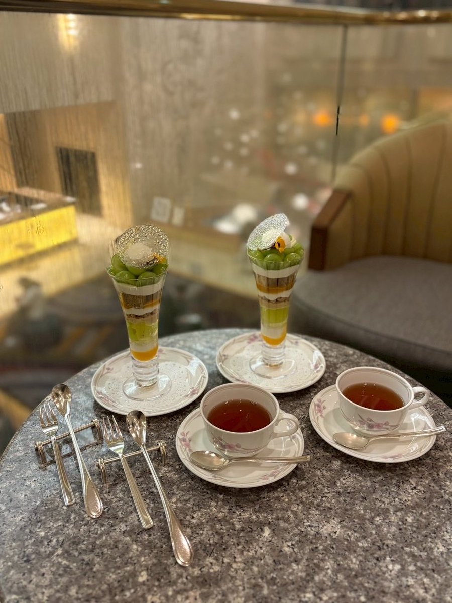 fucu_cafe's tweet photo. 池袋のカフェでおすすめどこ？🤔って聞かれたら、最近はメトロポリタンホテルって答えてる❕💮💘
パフェがどっちも2000円前後でお財布に優しいのも嬉しい😭✨

←1階　All Day Dining Cross Dine
→2階　メザニンラウンジ　すずかけ https://t.co/RK6tOUcqFk