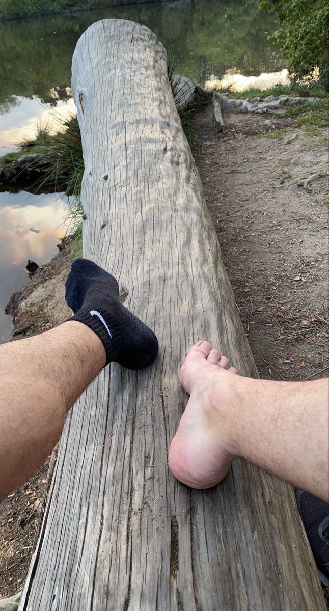 feetsocks35's tweet photo. Petite balade 🧦🦶

#gayfeet #feet #sock #footfetısh #feetfetısh #kiffeur #fétichiste #gay #master #soumi #soumis #gayfoot #pied #pieds https://t.co/iATWQ38Shd