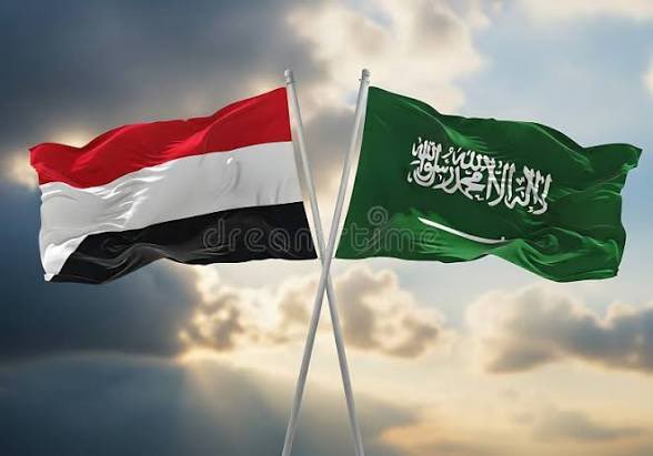 SaraMirGilgity's tweet photo. Reports are circulating that Pakistan's military establishment intends to fight against the Yemenis under the terms of the Makkah Agreement. The Pakistani public has not authorized the military establishment to take such a step; doing so would lead to far-reaching consequences. It must be remembered that the Pakistani nation never desires a conflict between two Muslim countries. Asim Munir, you should reconsider your flawed policies, resign, and leave.