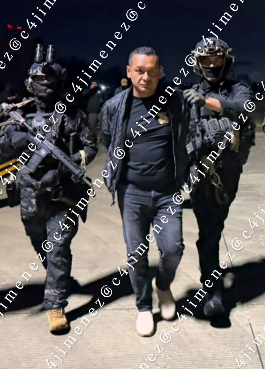 c4jimenez's tweet photo. CAYÓ el TANQUE!
Iván Cazarin Molina
Era operador del CJNG en @GobiernoVer, ligado con asesinatos, extorsiones, huachicoleo, ataques a la autoridad…
Tenia gasolinerías, pipas, predios…
Así lo exhibimos en septiembre 2025.
Se creía impune, al grado de andar amenazando a 2 generales de @Defensamx1 q lo perseguían.
Anoche se le acabó: la @SSPCMexico,  lo ubicó y detuvo en @GobiernoJalisco 
Así lo voló el equipo de @OHarfuch a CDMX.