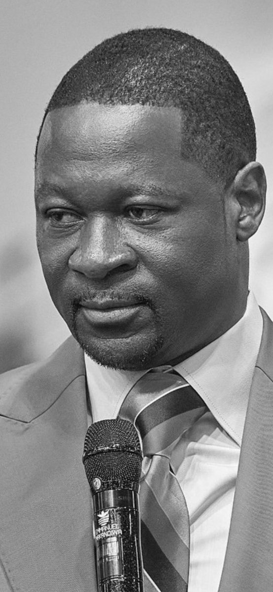 Pachisolife's tweet photo. Dear Zimbabweans

God loves you. 

That is why he has clearly showed you that these ones, below 👇🏿, are NOT prophets

Thank you Lord for this revelation🙏 https://t.co/af6scgjG1Y