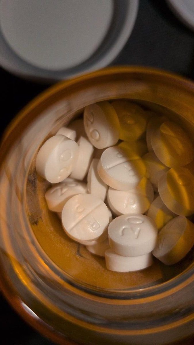 chiyamonster's tweet photo. 20mg (RP20) https://t.co/TP9sjVYmDH