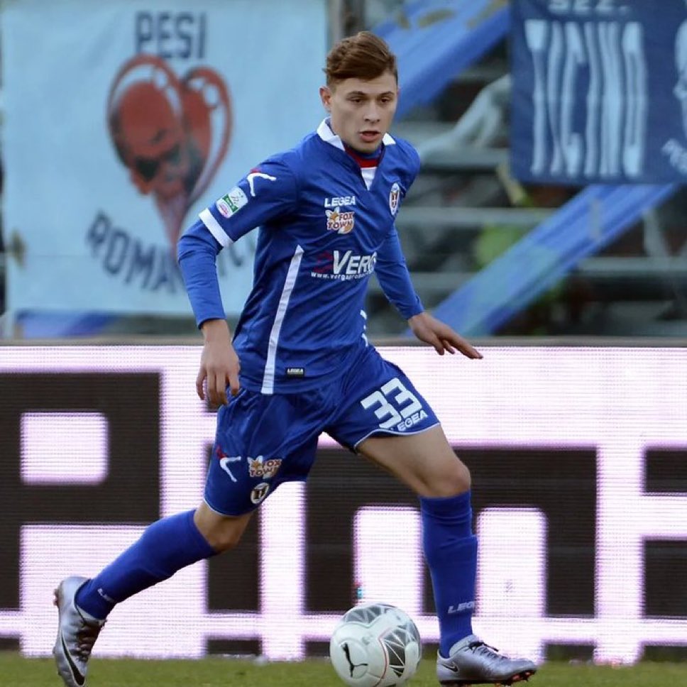 RisingStarXI's tweet photo. 🇮🇹📸 Niccoló Barella playing for Como in 2016. https://t.co/3zJYdEljQq
