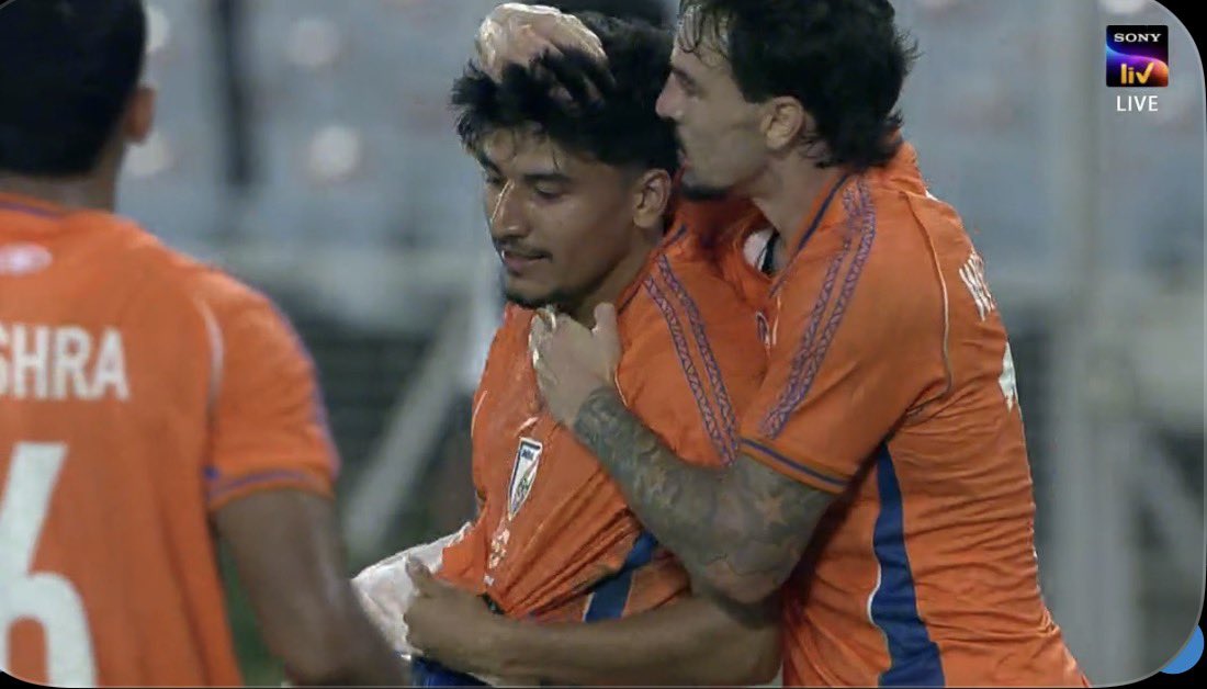 TheKhelIndia's tweet photo. INDIA SCORES THE GOOOOOOOOOAL!

🇮🇳 India 1-1 Uruguay 🇺🇾 https://t.co/BBZqJwYIrx