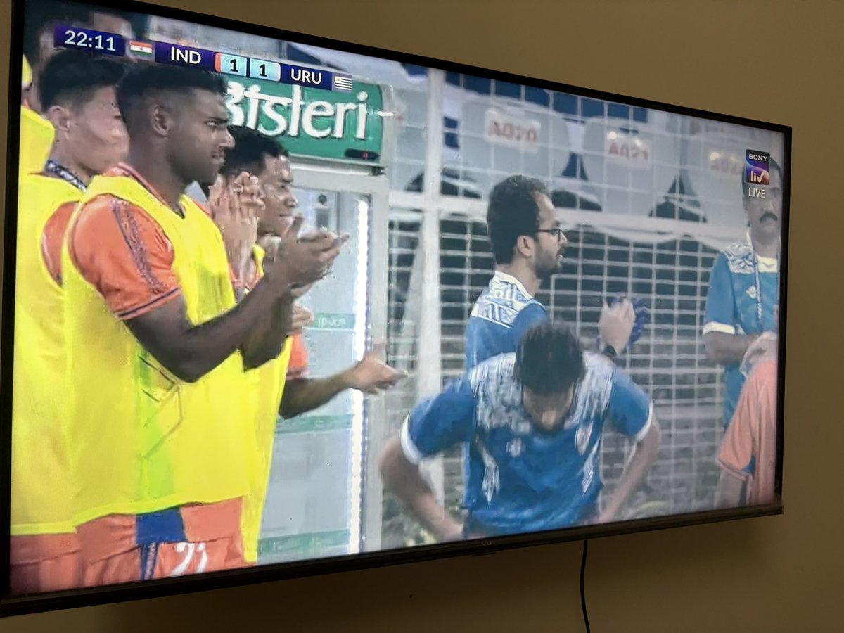 Sayantan90s's tweet photo. Goaaaaaaallllllll

India scores. 

#INDURU https://t.co/N7v73TKVNX