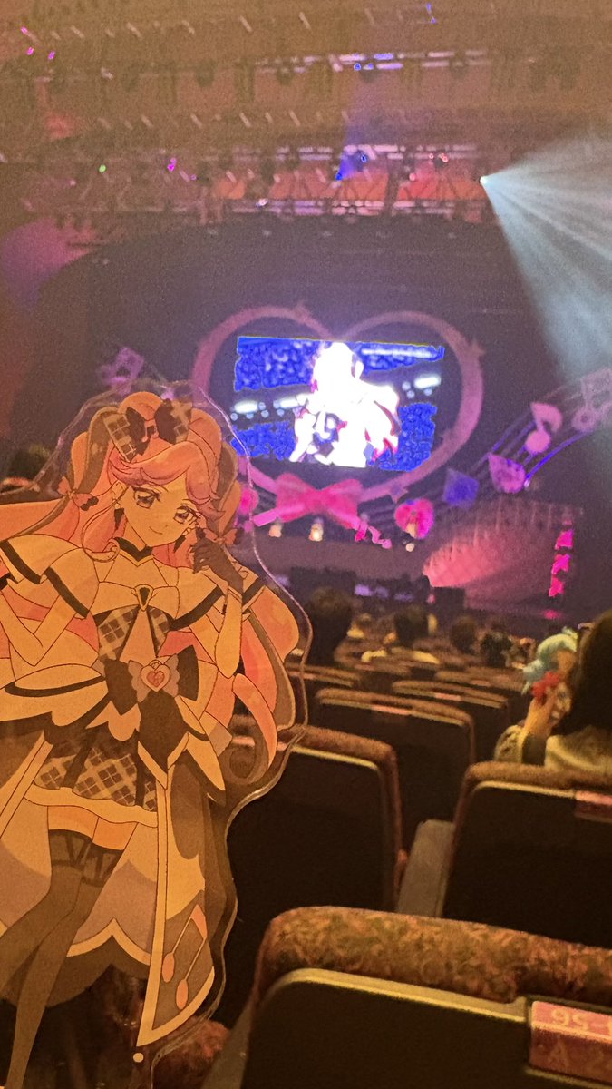 Letty_428_'s tweet photo. 去年のキミプリライブの日と比較
今年はガッツリA3痛バでよりオタクっぽくなった気がする

今年はほぼ天井席だったから来年はまた席運取り戻せますように！🙏🏻 https://t.co/w7bHdOw973