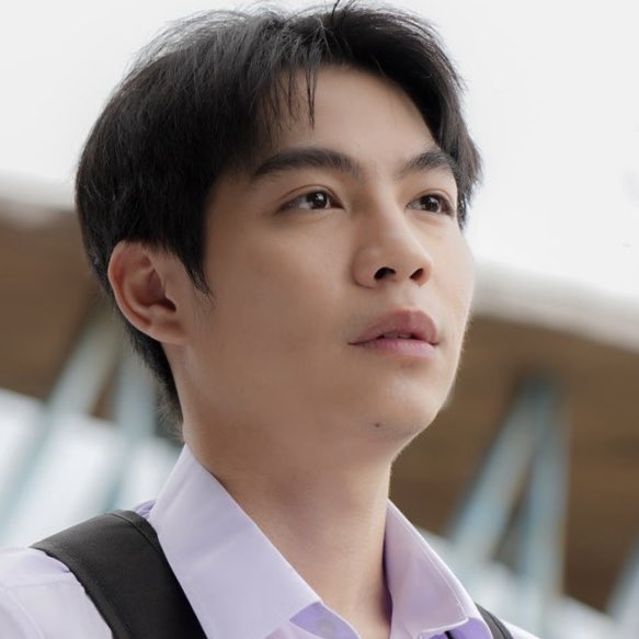 yuzumumu143's tweet photo. do i look like . .                   him ? https://t.co/flB3SvAAuc