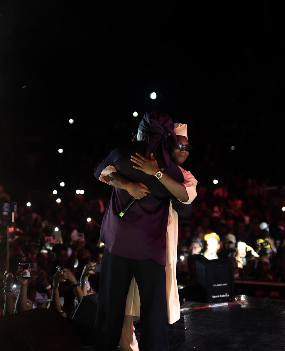 afro_nigeria's tweet photo. Bella Shmurda may be FOLA’s boss, but their bond feels more like brothers. ❤️🤝 https://t.co/DH6vcO5iMK
