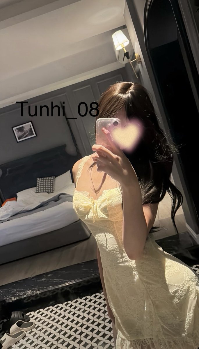 Tunhi_08's tweet photo. Tuyển chó đực chơi onl 1-1 với cô hoặc nhóm cho các con chó đực, thật sự nghe lời bảo gì cũng làm và show đc cả mặt. Chó nào thật sự dâm ngu thì ib gửi ảnh gth cho cô Nhi https://t.co/qqYHrkY9NH