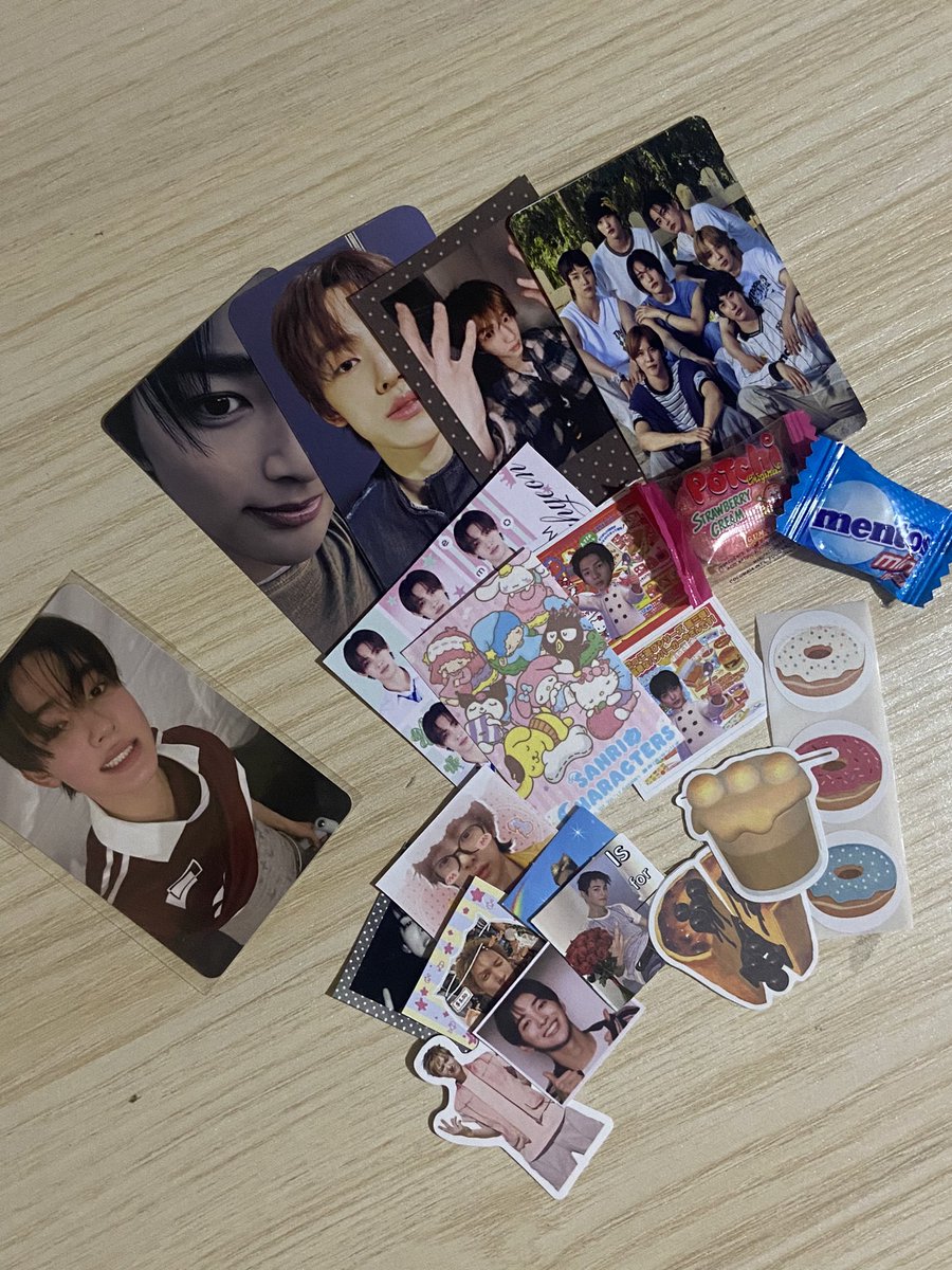 ckeonh0's tweet photo. ᯓ★ happy mail .ᐟ
 
sean mukor haver trewch?! aaaaa tysm @keomsamnida for selling this to mee and for the freebies !! my first pc of seonghyeon and super sparks din 🥹💝

kaso naligaw ata yung riize? i think sign na to stan them talaga? 😍☝🏼

#keomawo https://t.co/jFtqJrlGfq