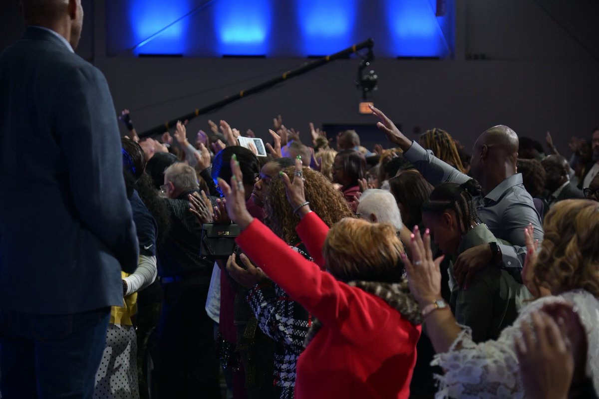 pastorDanWillis's tweet photo. Such a glorious time this past weekend at church!

#church #chicago #faith #danwillis https://t.co/hRUW75ypJz