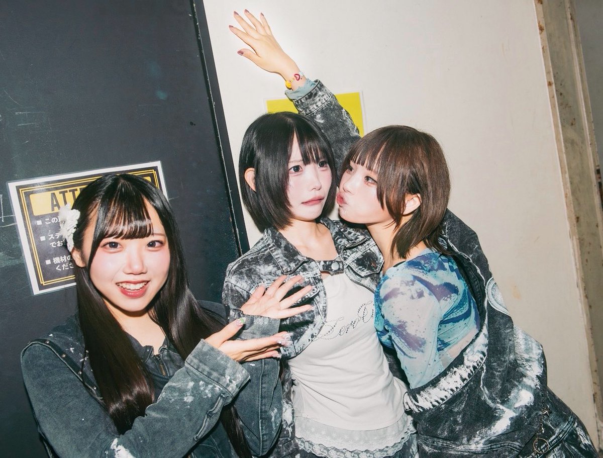 kai_zokuooo's tweet photo. 🗣️ 「  今後あなたが好きになる予定の3人です！  」

 #クモリノチ https://t.co/vWMPhSaLeZ
