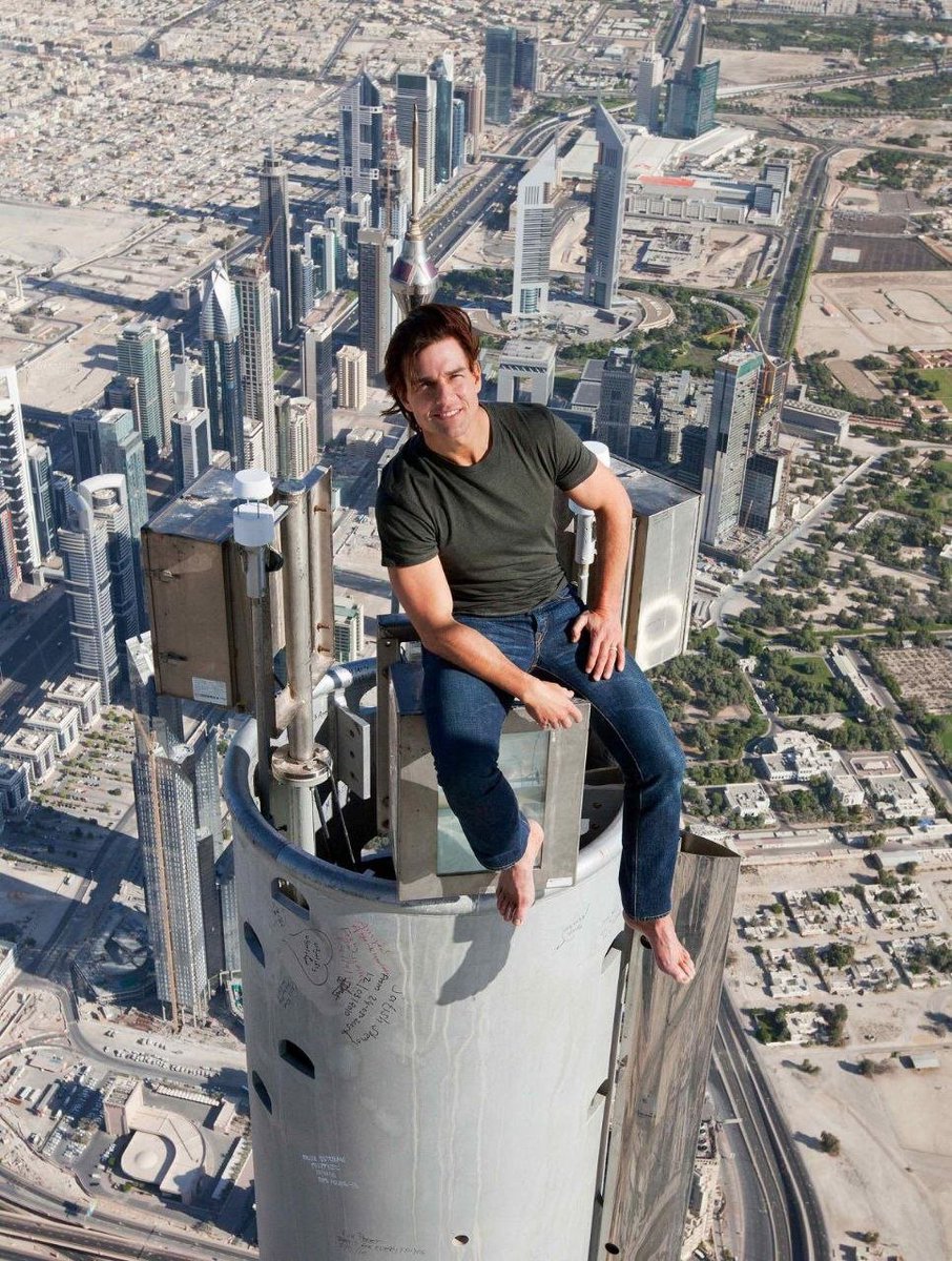 TrendMediaHQ's tweet photo. Hollywood actors who’ve sat atop the Burj Khalifa

Tom Cruise                                Will Smith https://t.co/KKGCsPKXqL