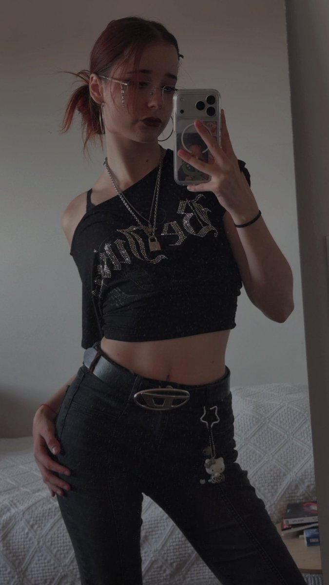 Trist_ana_'s tweet photo. 💽🎛️ https://t.co/pLqxZQwIi1