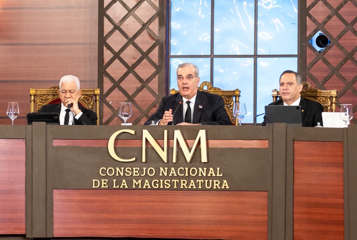 nconcepcion's tweet photo. Ayer iniciamos las entrevistas del Consejo Nacional de la Magistratura (CNM) a los 88 aspirantes a ocupar seis plazas vacantes en la Suprema Corte de Justicia.

De conformidad con las disposiciones constitucionales y legales, en el CNM la oposición queda representada por el senador y diputado que representan la segunda mayoría congresual en sus respectivos hemiciclos. En esta ocasión, esas posiciones han recaído en el senador Omar Fernández y el diputado Tobías Crespo, quienes han venido desarrollando su rol con excelencia, sentido institucional y dignidad.

En nuestro caso, tenemos el honor de acompañarlos a ellos y al CNM como parte del equipo de asesores jurídicos de los consejeros.

Este es un proceso de relevancia para fortalecer nuestra institucionalidad democrática y para el fortalecimiento de nuestro sistema de justicia.