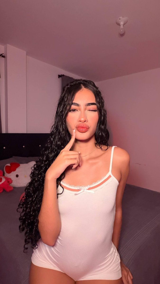 subtothepetite's tweet photo. wataa but make it make sense 🥺 https://t.co/UGRi47Tf2k