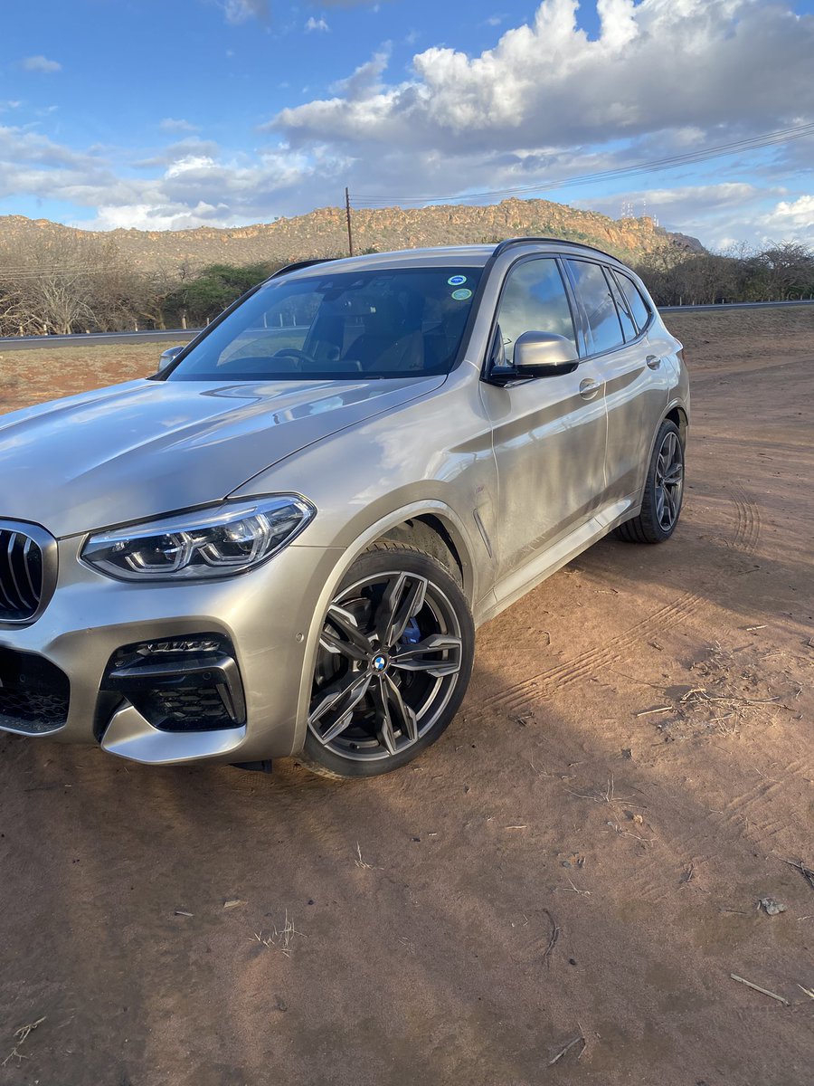 brokensuit44's tweet photo. Seriously, young brother, if you are looking for a car that balances utility, family, reliability, consumption, your weekend trips and still give you the all the sportiness you need… just get a G01 40D. 

This is a sports car dressed in a crossover suit. https://t.co/JpVXnu0dvT