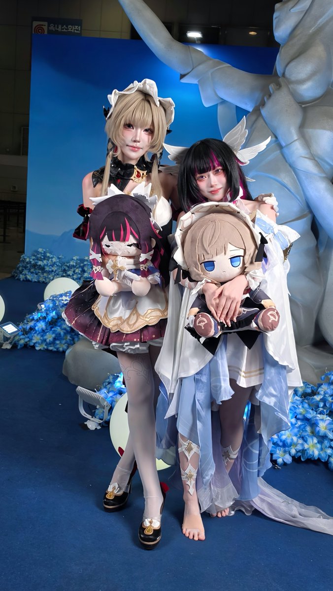 xmasoo1's tweet photo. 261004
호요랜드
산드로네 @miumyu_cosplay 
콜롬비나 @_mayomayoneze https://t.co/zRH0XignA6