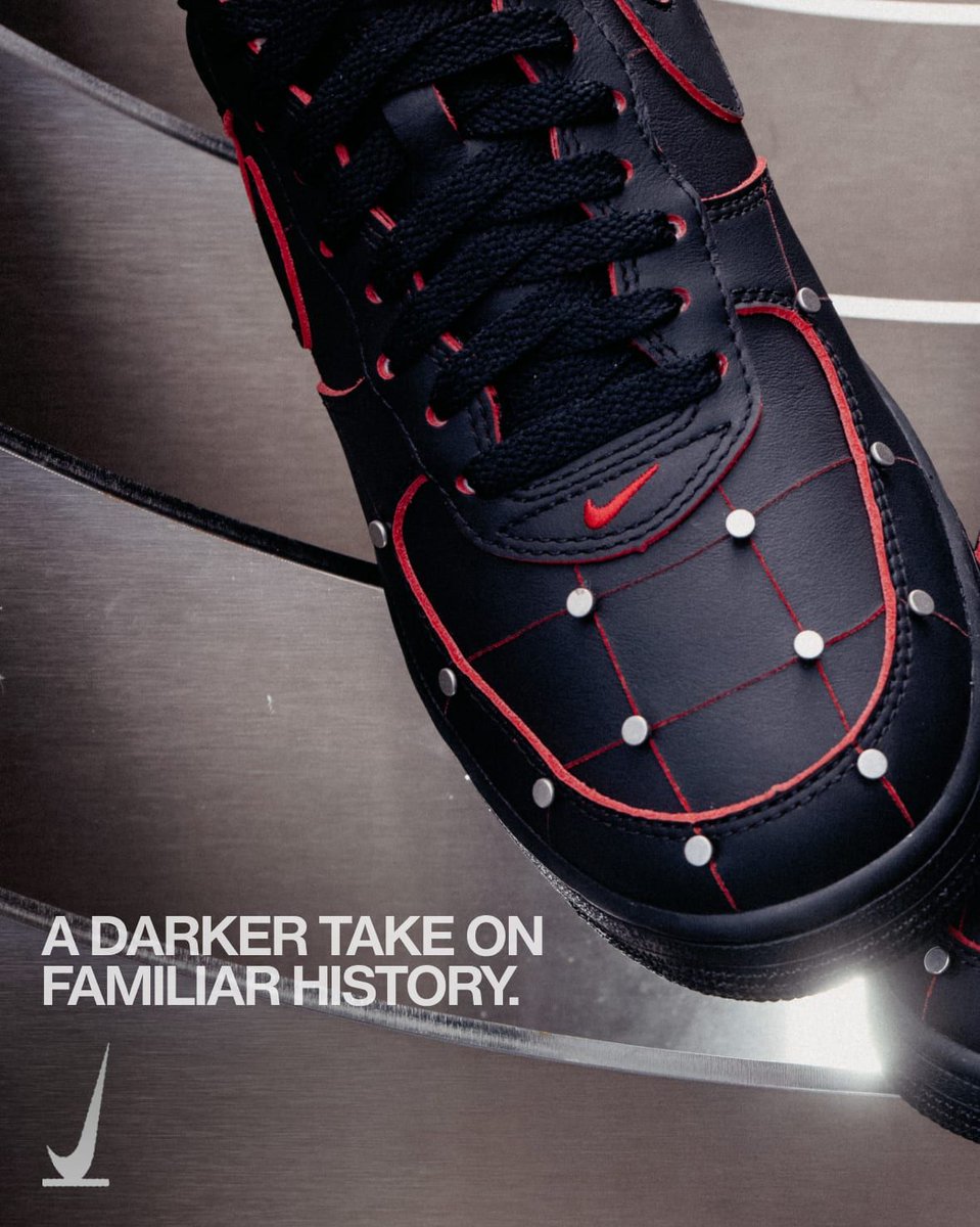 SneakerNews's tweet photo. Nike summons Pinhead on upcoming Hellraiser-inspired Air Force 1 ⛓️ 

The Air Force 1 '01 "Nightmare" is expected to release this Holiday season 😭 

Get a closer look >> https://t.co/ZOpKV3o6rw https://t.co/y14pTyjbXr