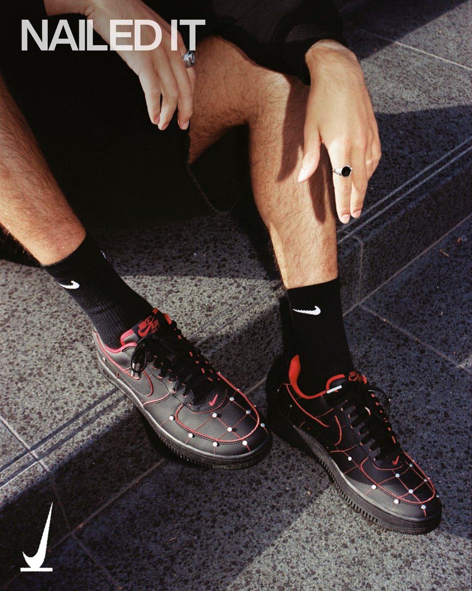 SneakerNews's tweet photo. Nike summons Pinhead on upcoming Hellraiser-inspired Air Force 1 ⛓️ 

The Air Force 1 '01 "Nightmare" is expected to release this Holiday season 😭 

Get a closer look >> https://t.co/ZOpKV3o6rw https://t.co/y14pTyjbXr