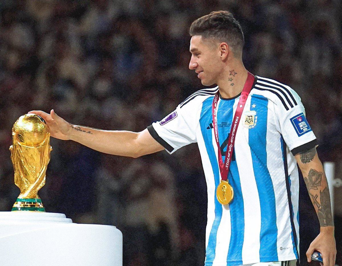 frabigol's tweet photo. Que un capricho de Tapia no tape la historia.

Argentina fue campeona del mundo en 2022 gracias al penal de Montiel

Argentina ganó la Copa América contra Brasil porque Montiel anuló a Neymar

El mejor lateral derecho de la historia de la selección. El pueblo no olvida, Gonzalo. https://t.co/QkMWMxMjnh
