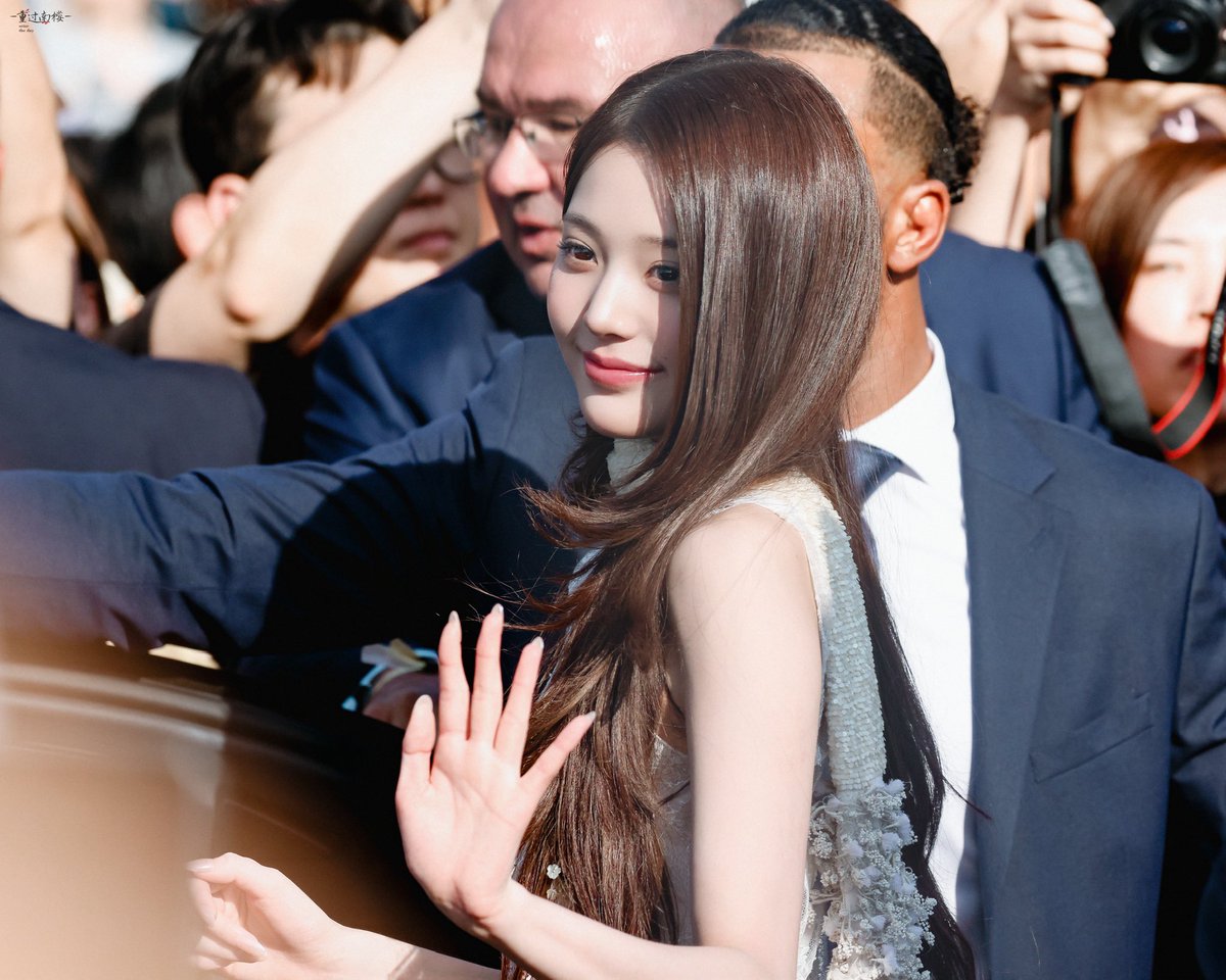 ivwy0831's tweet photo. DIOR temperament

#JANGWONYOUNG
#WONYOUNG
#WonyoungDiorSummer27
#DiorSummer27 @Dior https://t.co/lhhnHsPPZP