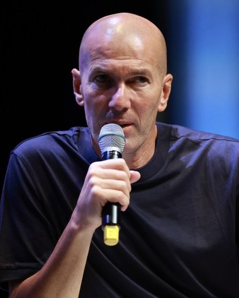 UTDAlex8's tweet photo. 🚨 Zinedine Zidane on Lionel Messi’s farewell:

“In this world of football, there’s no player who deserves a farewell like this more than Lionel Messi.

Everyone loves him. He doesn’t just play football, he thinks football. For me, he is the God of football.

If you want to truly enjoy football, you have to watch Lionel Messi. Pace, dribbling, goalscoring, playmaking, even tracking back — everything in one player.

Yes, there are many players who are very good and some who believe they are better than him. But most of them are only exceptional in certain areas, especially goalscoring.

Let me tell you why Messi almost never has a bad game. If he doesn’t score, he provides an assist. If he doesn’t assist, he controls the entire game from beginning to end. He always finds a way to influence the match.

He has had a complete career like no one else. This will be a sad and unforgettable day for football because we know we won’t see him on the biggest stages again.

One of my biggest regrets in my coaching career is never getting the chance to coach Messi. He could have made my job much easier. I played against him as a player, and I will forever cherish those moments.”