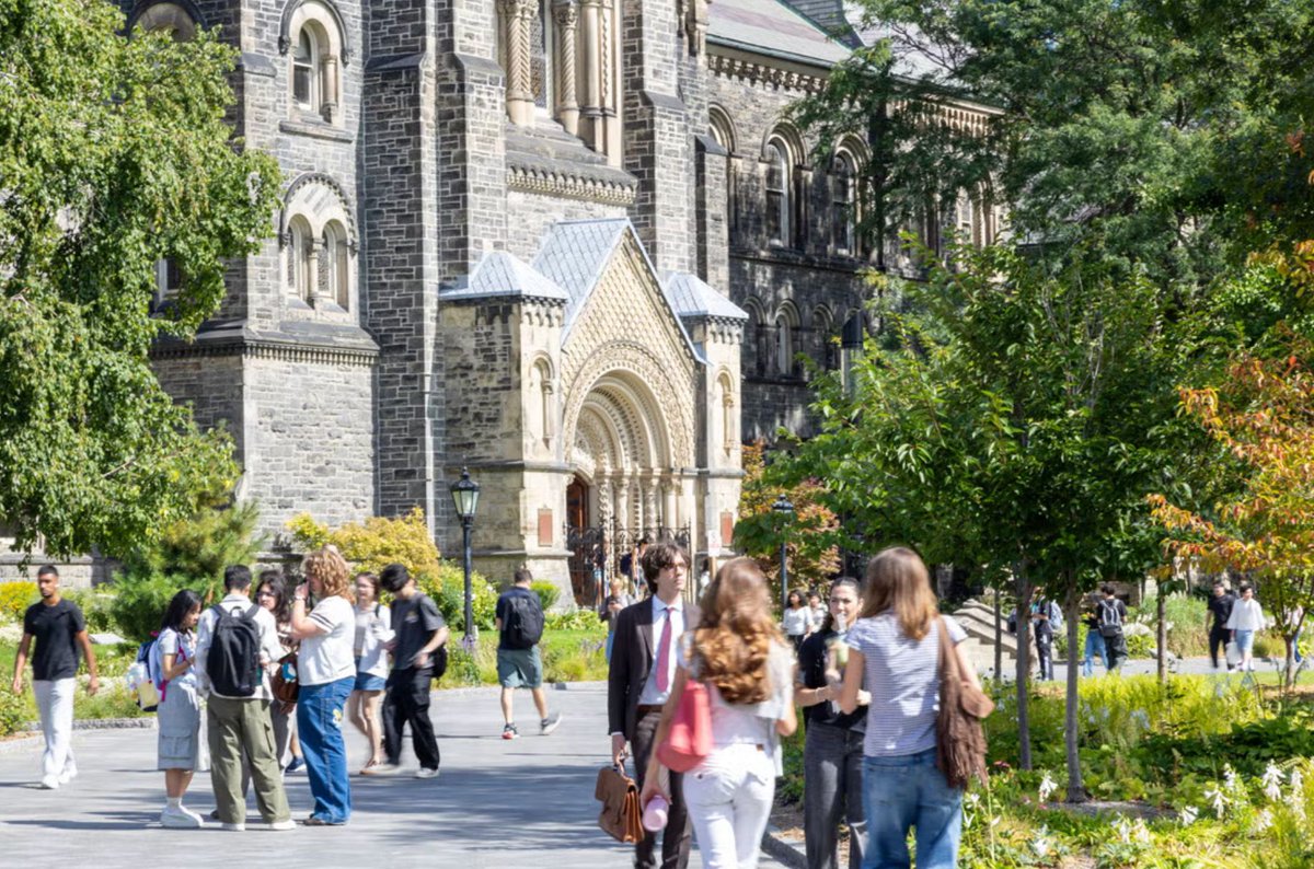 uoftmedicine's tweet photo. An unprecedented $100-million investment has launched @UofT's new Presidents’ Impact Scholarship Program that will seek to attract top PhD applicants from Canada and around the world. https://t.co/ULqGvcwUyF https://t.co/YqMeMb8PZu