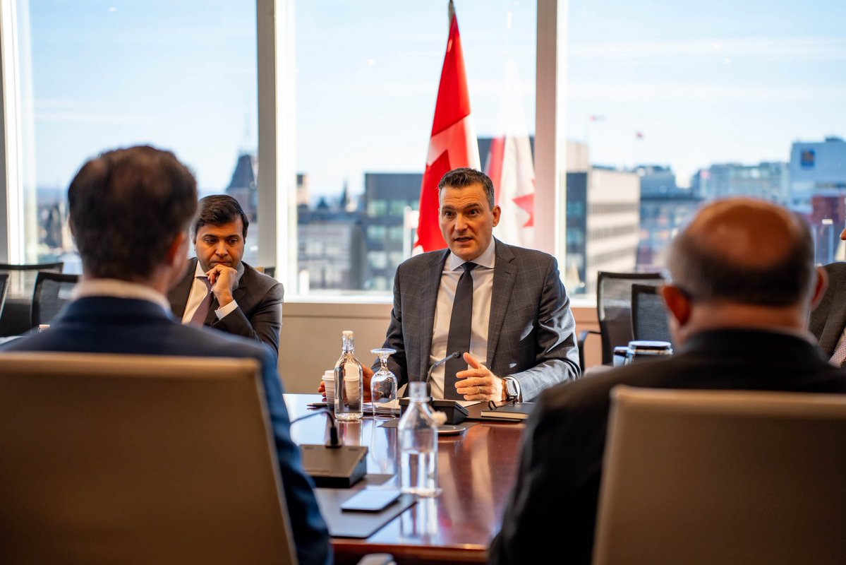 EvanLSolomon's tweet photo. Canada’s AI future won’t be built by governments or companies alone. It will be built in partnership with communities across the country.

Today, I met with Federation of Canadian Municipalities President Tim Tierney and municipal leaders from across Canada to discuss responsible AI data centre development and the next generation of digital infrastructure.

Because when communities help shape growth, everyone benefits. That's how we build a stronger economy, stronger communities, and a stronger Canada. 

🇨🇦

L’avenir de l’IA au Canada ne se bâtira pas uniquement grâce aux gouvernements ou aux entreprises. Il se bâtira en partenariat avec les collectivités partout au pays.

Aujourd’hui, j’ai rencontré le président de la Fédération canadienne des municipalités, Tim Tierney, ainsi que des élus municipaux de partout au Canada afin de discuter du développement responsable des centres de données et de la prochaine génération d’infrastructures numériques.

Car lorsque les collectivités contribuent à façonner la croissance, tout le monde y gagne. C’est ainsi que nous bâtissons une économie plus forte, des collectivités plus fortes et un Canada plus fort.