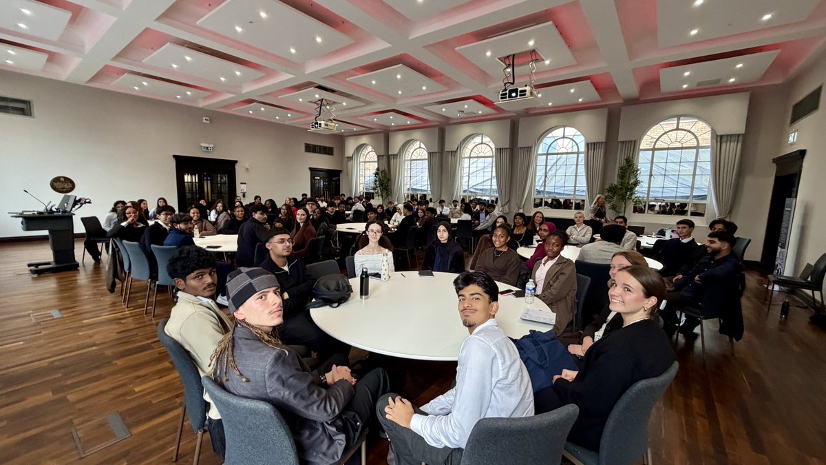 FaheemKhanFL's tweet photo. 150 young people across the West Midlands spent two days with @HSBC_UK exploring degree apprenticeships offering a salary, university qualification, professional experience and a route into employment.

This is social mobility in action.

#FutureLeadersUK #HSBC https://t.co/P8PNwEC7zP