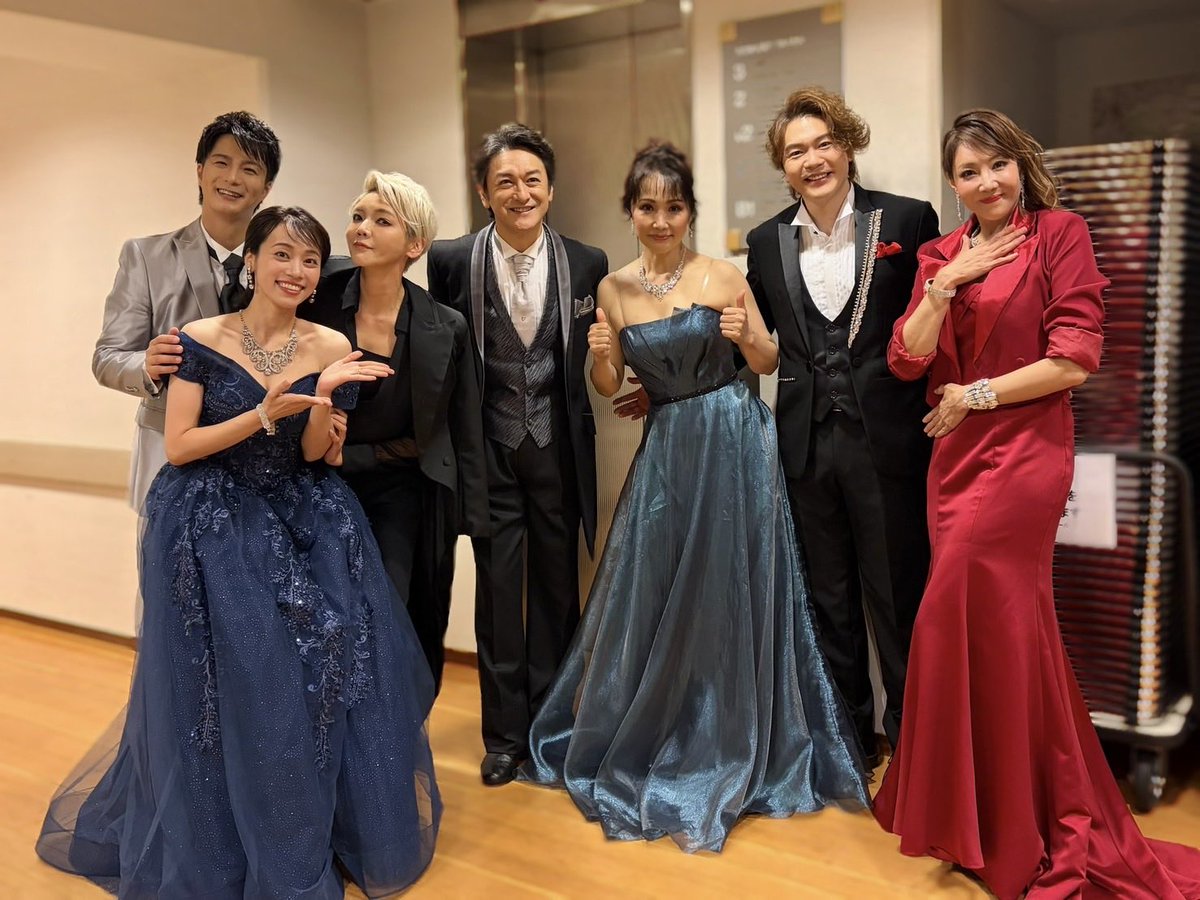 V_T_Sato's tweet photo. サントリーホール
『This is the Moment!』
本日初日

お越しくださいました皆様
ありがとうございました！

ワイルドホーンさんの楽曲
本当に歌いがいのある曲ばかりで
テンション上がります♪

明日も頑張ります！ https://t.co/59Zi027fRE