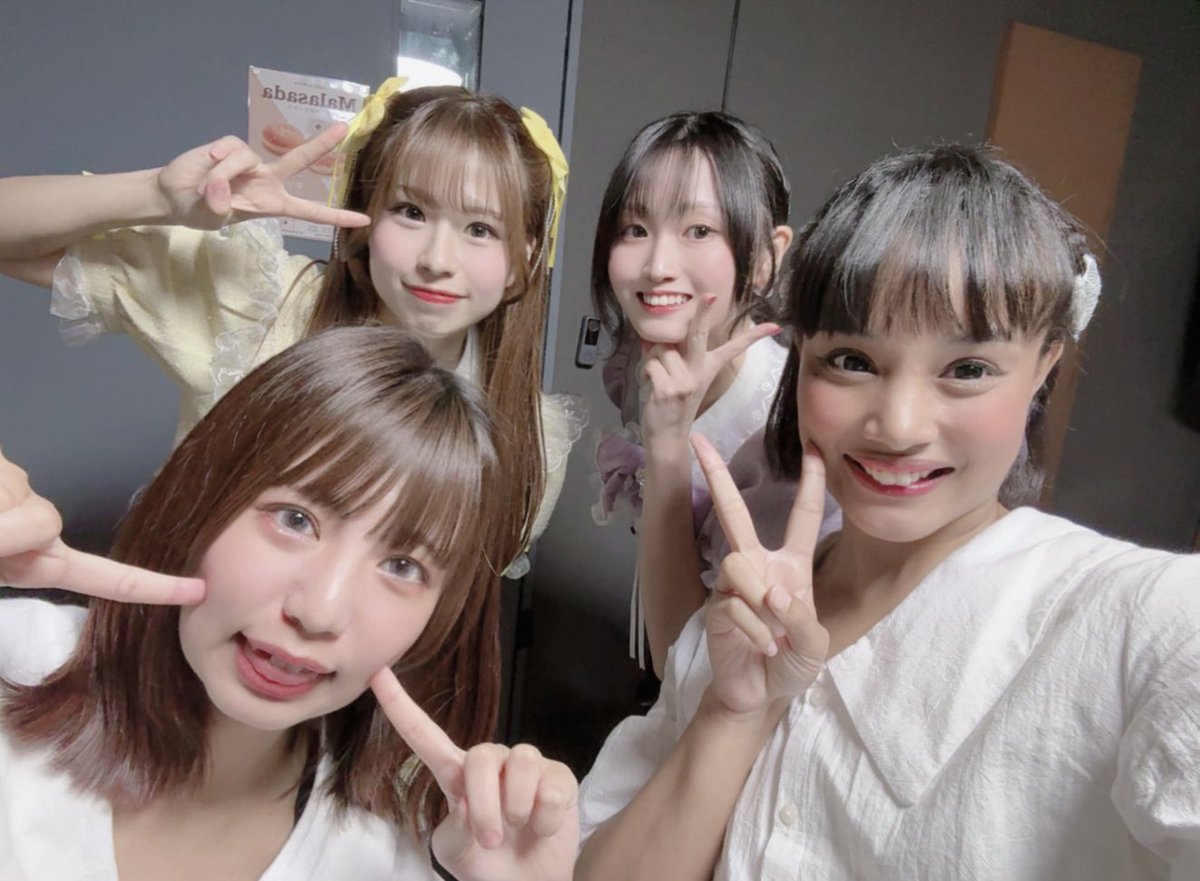 siopipi__'s tweet photo. 2026.10.06

本日ご一緒した
あいすくりーむぱれっとさんと!!🍨♡
お写真撮って頂きました💛💜❤️🧡

初めましてだったんですけど、めっちゃ優しく沢山お話してくれてうれしかったです！！
ありがとうございました!!😘♡

またご一緒した時はよろしくお願いします(  ´͈ ᵕ `͈ )♡ https://t.co/g54KeS1IcP