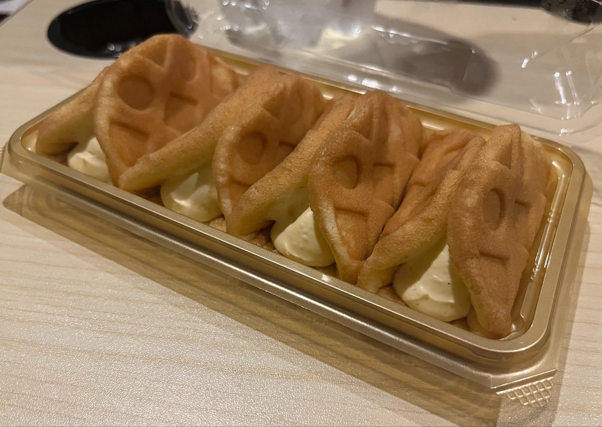 lV_castella15's tweet photo. 今日は仕事で疲れてたんで、プチご褒美！
3連休まで頑張りましょう🙌 https://t.co/a3fAo7JkxT