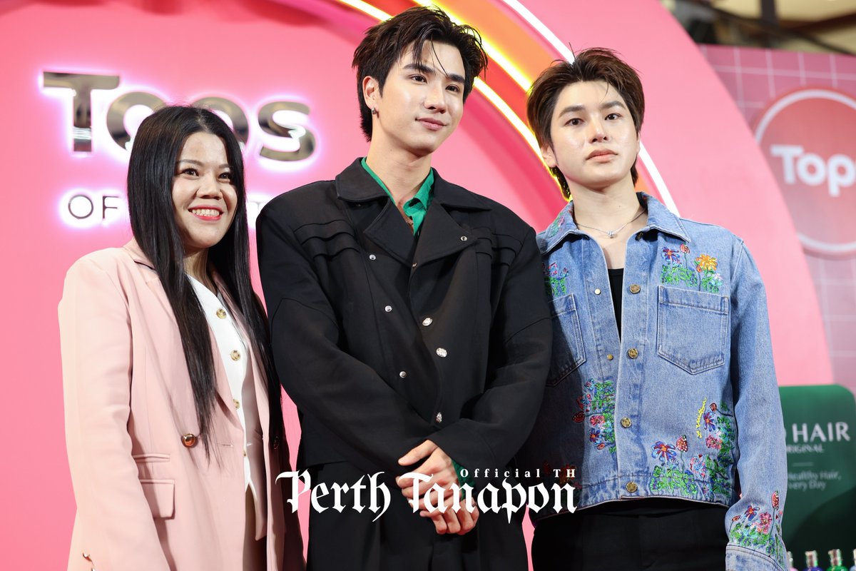 PerthOfficialTH's tweet photo. PERTH X TOPS OF GOHAIR 
#GOHAIRxPerth 
#PerthTanapon #KDPPE

ขอขอบคุณ @gohairoriginal ที่เชิญพี่เพิร์ธมาร่วมกิจกรรม Tops Of Beauty by Looks ในครั้งนี้นะครับ ได้ทำความรู้จักกับผลิตภัณฑ์ดีๆ จาก GO HAIR หลายอย่างเลย และหวังว่าจะได้มีโอกาสร่วมงานกันอีกครั้งครับ

ขอบคุณทุกกำลังใจที่ส่งให้พี่เพิร์ธด้วยนะครับ เดินทางกลับบ้านโดยสวัสดิภาพ แล้วพบกันใหม่งานต่อไปครับ