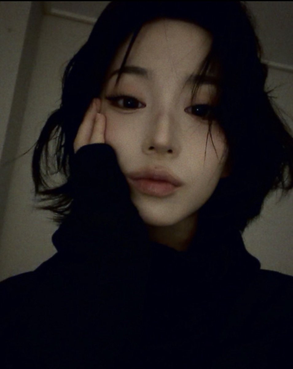 woni030225's tweet photo. 선녀가고 늑대소녀 찾아옴 https://t.co/1RUlGGnVJJ