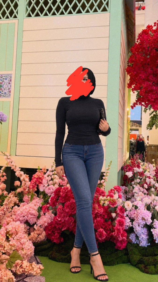 Goddessnuyx's tweet photo. Hijab or no hijab? https://t.co/QuwTC6zv3q