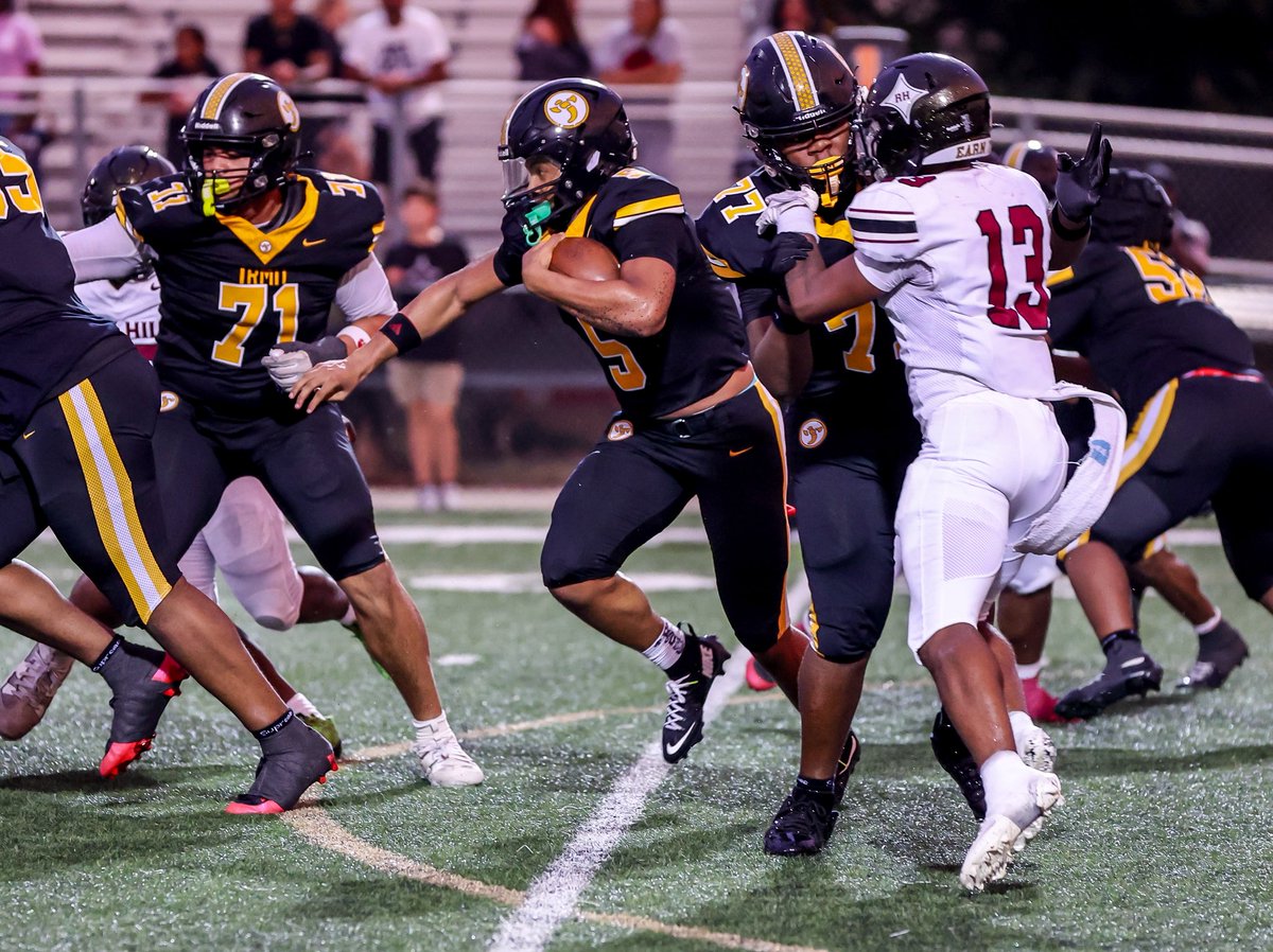 GoFlashWin's tweet photo. 🐝🏈🏐 Catch up on all the Yellow Jackets action! More photos of Irmo Varsity Volleyball vs Ridge View, Varsity Football vs Rock Hill and JV Football vs Lower Richland  are on https://t.co/TBUfYUtPyk. https://t.co/9gP2h9hVhf