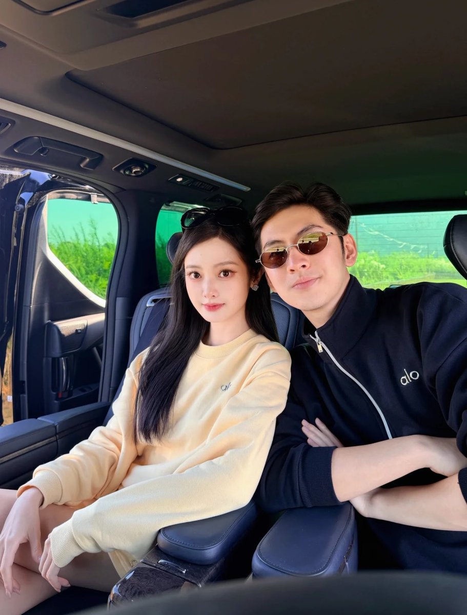 nguliksukasuka's tweet photo. #LoveActuallyS5
BKTT pics by Tata's mom

Tata's mom really so good at taking picture. The photos looks so beautiful 🥰

#bktt https://t.co/RD5AGlpyxU