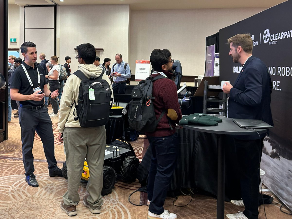 clearpathrobots's tweet photo. #ROSCon 2026 was a great opportunity to connect with the global #ROS community right here in our own backyard of Toronto! 🍁
 
🤖 Showcased nearly our whole lineup of robots
🎁 Handed out swag like new meme stickers and tuques
💻 Presented a workshop on mastering ROS 2 Jazzy RMW https://t.co/IAmlG1BVrG
