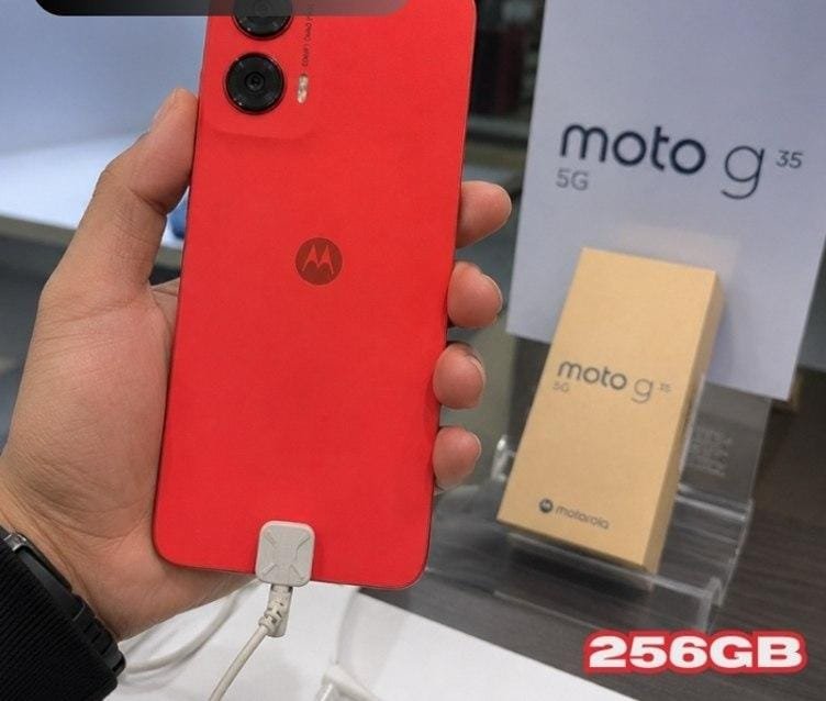 promodeadriano's tweet photo. 🔥 BAIXOU! 📱😍

📱 Motorola Moto G35 5G 256GB 💾 4GB RAM + 8GB RAM Boost
📸 Câmera 50MP com IA
📶 5G • NFC • Tela 6,7" Superbrilho
🧡 Coral • Vegan Leather

📦 Frete grátis para todo o Brasil 💰 R$ 799 no Pix

🛒 Compre aqui 👇

https://t.co/7dF41RNXlI

 #Ofertas #Celular #publi