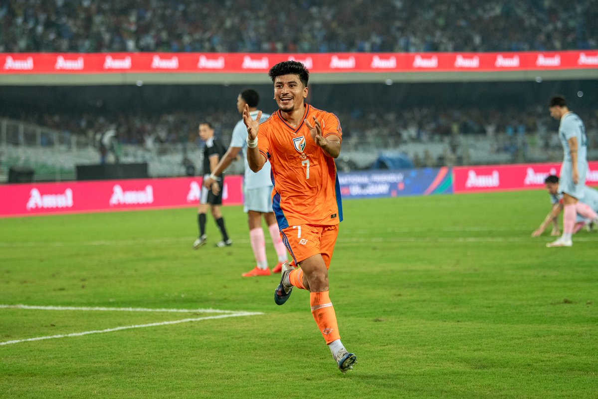 IndianFootball's tweet photo. THAPA STRIKES! 
THE #BLUETIGERS ARE BACK! 🇮🇳🔥 

#INDURU #IndianFootball https://t.co/GV4WAI3w9V