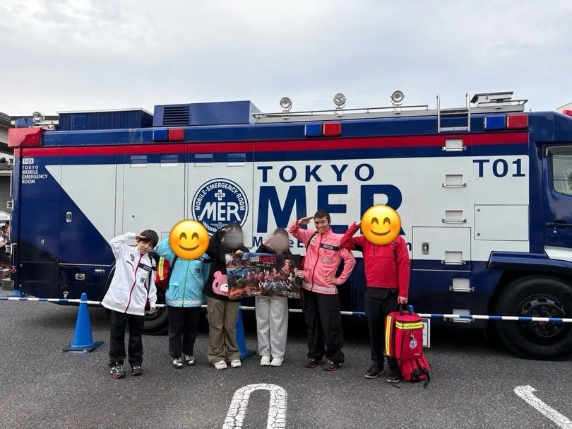 mer_sv26's tweet photo. 相良道明です！！
チームさながらは今回全国キャラバン埼玉へお邪魔させて頂きました！ジャケット貸してほしいと列ができましたが、皆様と同じファンのひとりで我々はスタッフではありません笑 https://t.co/8aSrhVyT8g