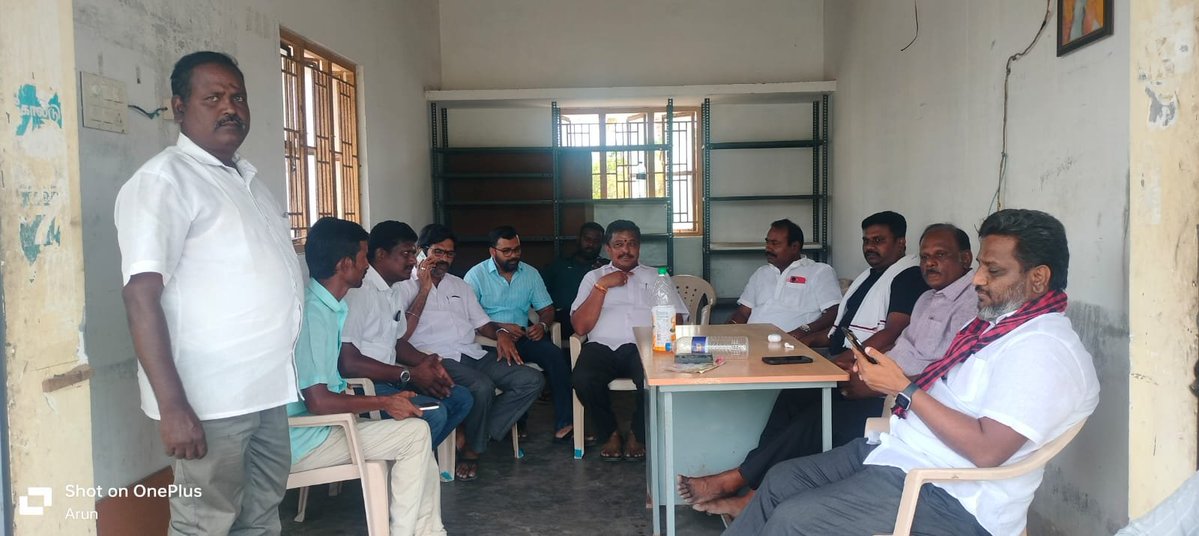AmbalNandakumar's tweet photo. தாராபுரம் இடைத்தேர்தலின் வாக்குப்பதிவு நாளான இன்று ,
திருப்பூர் வடக்கு மாவட்ட திமுக சார்பாக
தொப்பம்பட்டி ஊராட்சிக்கு உட்பட்ட  பகுதிகளை நேரில் பார்வையிட்டு, கழக நிர்வாகிகளை சந்தித்தபோது...

#DMK #dharapuram #ByElection https://t.co/ZU7gI72LEW